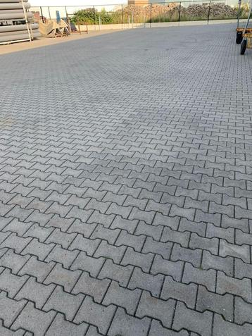 H-klinkers grijs 8cm dik beschikbaar voor biedingen