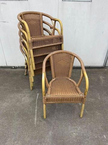 19 stuks Rotanlook Terras stoelen Stapelbaar gebruikt beschikbaar voor biedingen