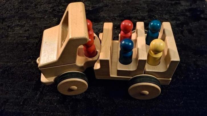 Nic auto, Kinderen en Baby's, Speelgoed | Houten speelgoed, Zo goed als nieuw, Ophalen of Verzenden