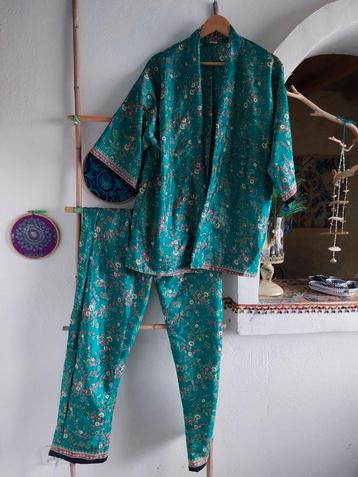 Kimono set uit India beschikbaar voor biedingen