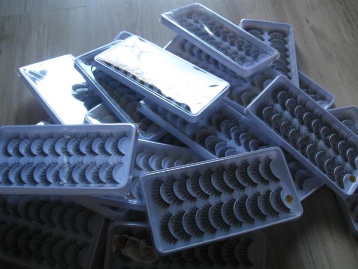 300 paar nep wimpers false eyelashes ongebruikt nieuw, Sieraden, Tassen en Uiterlijk, Uiterlijk | Cosmetica en Make-up, Nieuw