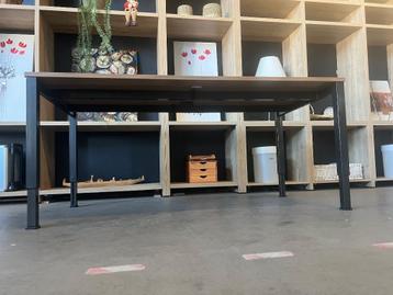 Instelbaar bureau 180x90xH62-84 cm, 70 euro/stuk,12 stuks - afbeelding 7