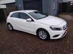 Mercedes-Benz A-Klasse 180 Ambition AUTOMAAT NAVIGATIE + AUT, Auto's, Navigatiesysteem, Gebruikt, 4 cilinders, Leder en Stof