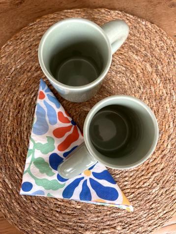 Leuke koffiekopjes beschikbaar voor biedingen