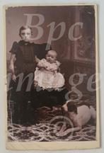 cdv meisje met baby en hond  1900's, Verzamelen, Gebruikt, Verzenden, Foto, Voor 1940