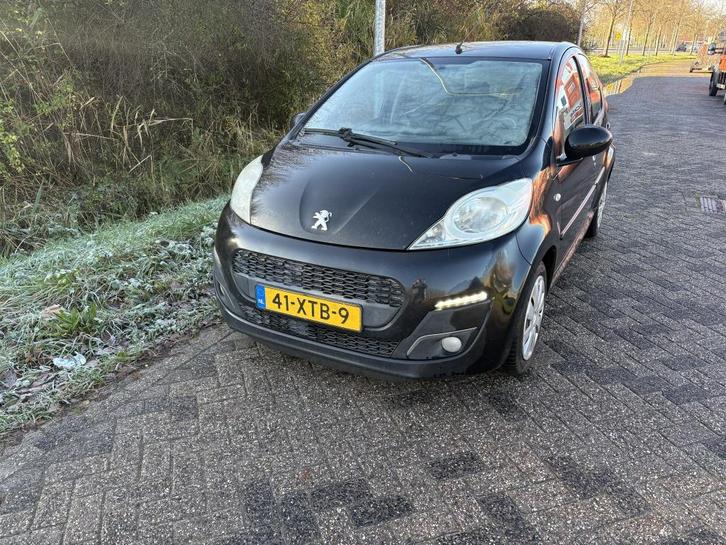 Peugeot 107 1.0 Envy 5 deurs 2012, Auto's, Peugeot, Bedrijf, ABS, Airbags, Airconditioning, Bluetooth, Elektrische ramen, LED verlichting