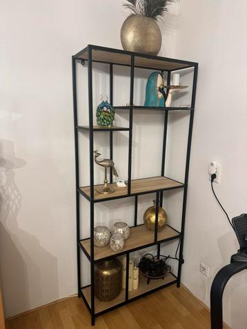 Mooie kast in goede staat! beschikbaar voor biedingen