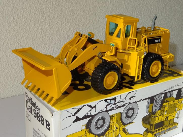 CATERPILLAR 988B WIELLADER NZG NO 167 IN OVP, Hobby en Vrije tijd, Modelauto's | 1:50, Zo goed als nieuw, Hijskraan, Tractor of Landbouw