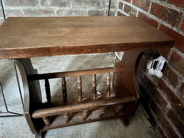 Vintage Krantenbak / Bijzettafel, Huis en Inrichting, Tafels | Bijzettafels, Gebruikt, Rechthoekig, Minder dan 45 cm, Minder dan 55 cm