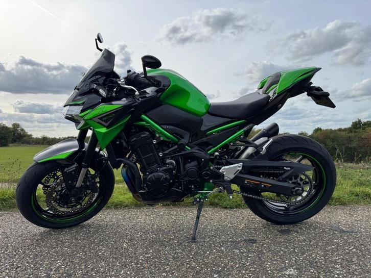 Kawasaki Z900 2022 5.950 KM met SC Project Full Titanium, Motoren, Motoren | Kawasaki, Particulier, Naked bike, meer dan 35 kW