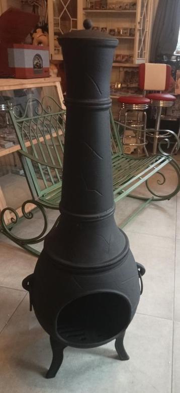 Zware nieuwe grote gietijzeren tuinhaarden in twee maten. beschikbaar voor biedingen