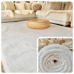 Supreme Fluffy - petite creme vloerkleed - fotoshoot, Ophalen, 200 cm of meer, Zo goed als nieuw, Crème