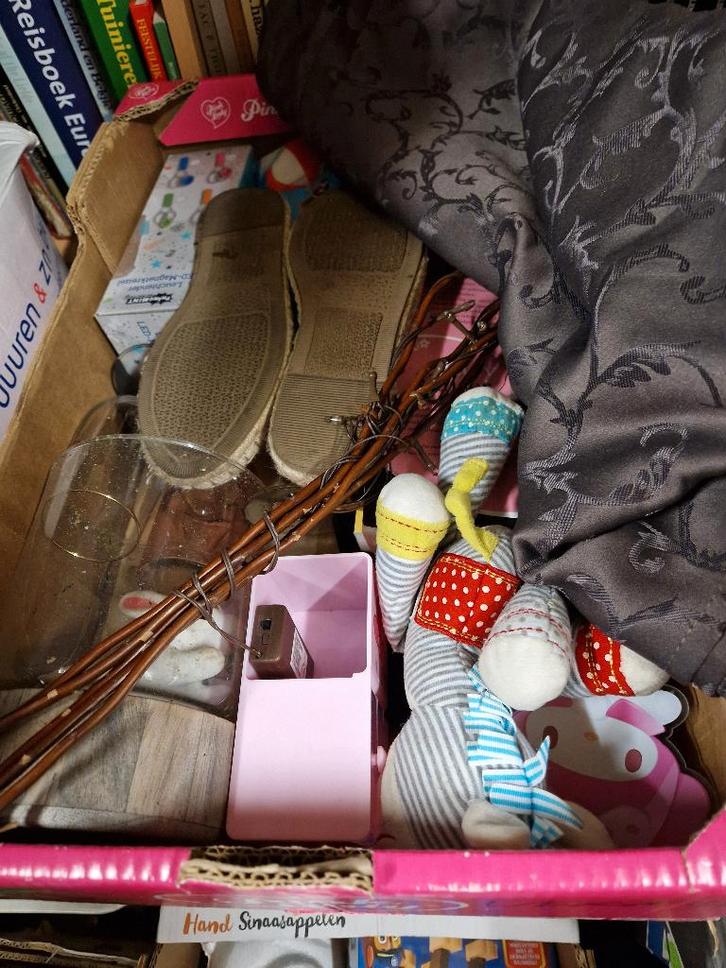 11 dozen met rommelmarkt spullen, Diversen, Rommelmarktspullen, Gebruikt, Ophalen