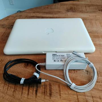 Apple MacBook (model A1342) – Werkt met adapter – Gebruikt beschikbaar voor biedingen