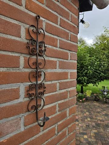 Smeedijzeren wand kaarshouder beschikbaar voor biedingen