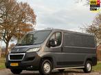 Peugeot Boxer 330 2.2BlueHDi 140PK L2H1Premium|NAP|airco|cru, Auto's, Voorwielaandrijving, Start-stop-systeem, Stof, Gebruikt