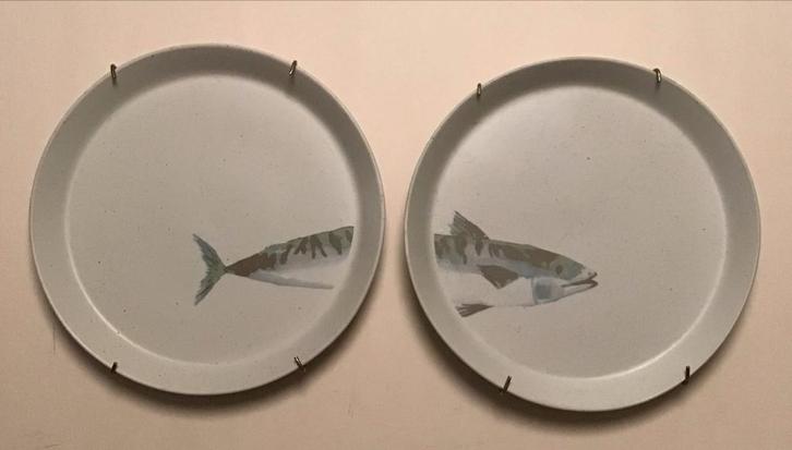 Porseleinen bordjes met vissen motief - set van 2, Antiek en Kunst, Antiek | Wandborden en Tegels, Ophalen