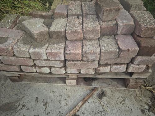 Gebruikte BKK Straatstenen - 3,5m2, Doe-het-zelf en Verbouw, Metselstenen, Gebruikt, Beton, Ophalen