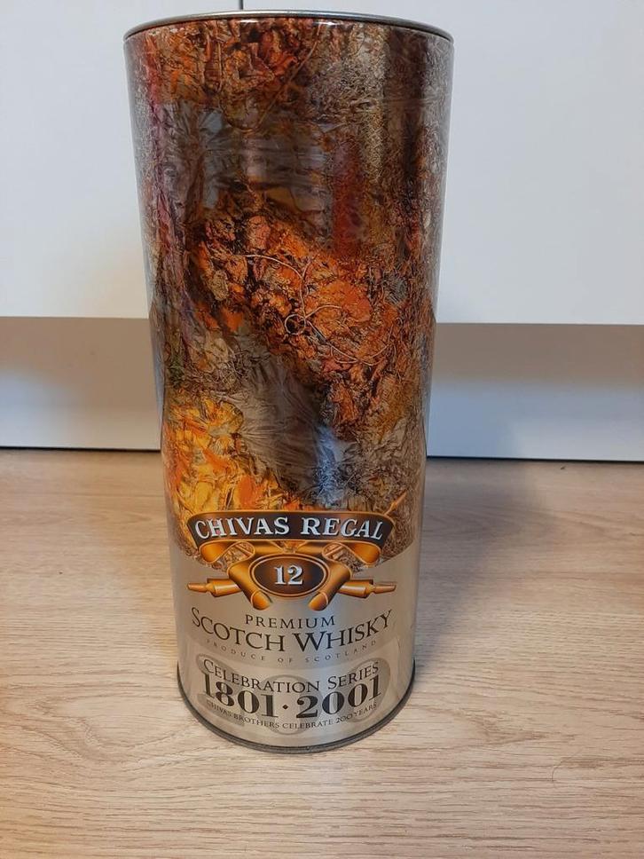 Chivas regal 12 scots whisky koker blik, Verzamelen, Blikken, Zo goed als nieuw, Overige, Ophalen of Verzenden