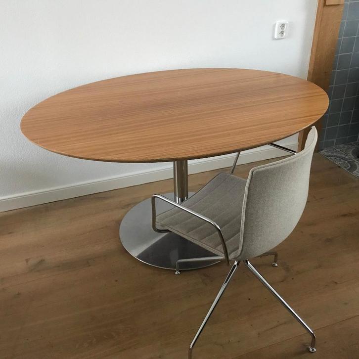 Artifort Circle 3 Pierre Paulin ovale tafel eettafel compact, Huis en Inrichting, Tafels | Eettafels, 50 tot 100 cm, Ovaal, Ophalen