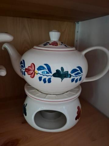  Theepot met Rechaud beschikbaar voor biedingen