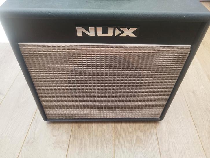 NUX 40W mighty 40 BT, Muziek en Instrumenten, Versterkers | Bas en Gitaar, Zo goed als nieuw, Gitaar, Minder dan 50 watt, Ophalen