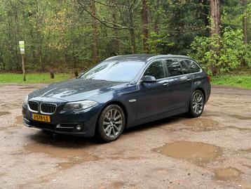 BMW 5-Serie 525D HIGH EXECUTIVE PANO HUD STOELVENTILATIE beschikbaar voor biedingen