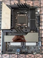 ASUS CROSSHAIR X670E HERO, Computers en Software, Moederborden, Ophalen of Verzenden, Zo goed als nieuw, ATX, DDR5