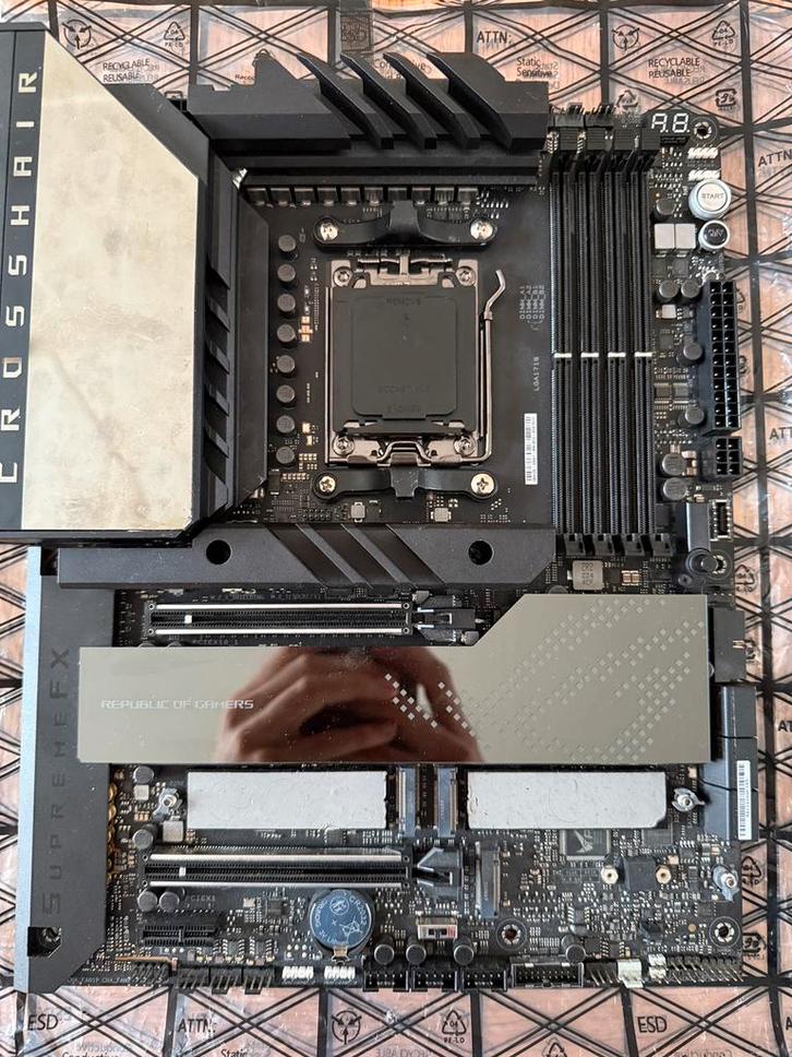ASUS CROSSHAIR X670E HERO, Computers en Software, Moederborden, Zo goed als nieuw, AMD, DDR5, Ophalen of Verzenden