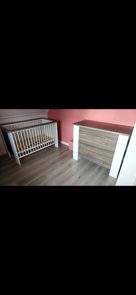 Commode en ledikant, Kinderen en Baby's, Kinderkamer | Complete kinderkamers, Gebruikt, Jongetje of Meisje, Ophalen