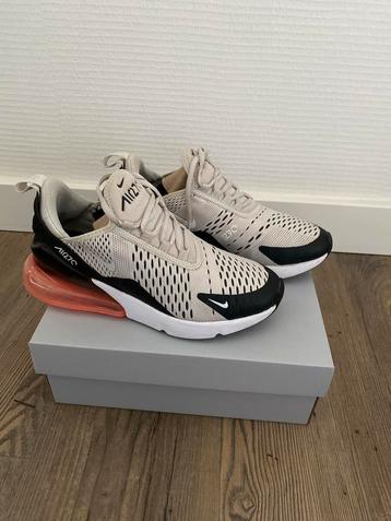 Nike air max 270 beschikbaar voor biedingen