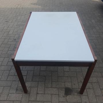 Vintage Pastoe eettafel met uitschuifbaar blad  beschikbaar voor biedingen