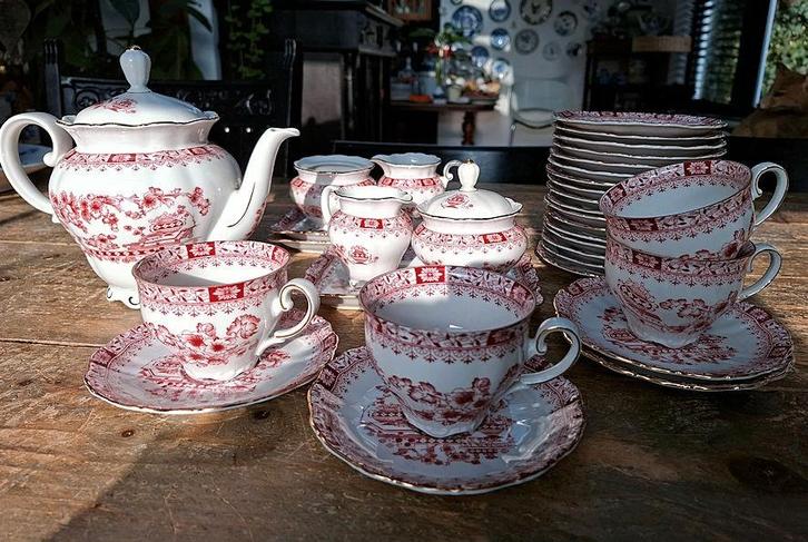 Seltmann Weiden Theeservies Theresia Rood - 35 delig, Antiek en Kunst, Antiek | Servies compleet, Ophalen