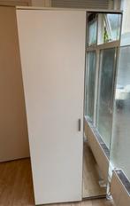 White wardrobe with mirror/Witte kledingkast met spiegel, Huis en Inrichting, Kasten | Kledingkasten, Ophalen, Gebruikt, Met hangruimte
