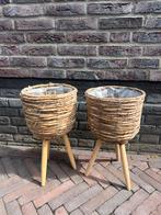 2 rieten plantenbakken op houten poten, Tuin en Terras, Bloembakken en Plantenbakken, Minder dan 30 cm, Rond, Ophalen of Verzenden