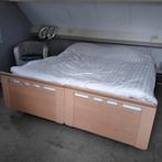 Electrisch bedienbaar 2 pers bed met matrassen, Huis en Inrichting, Slaapkamer | Bedden, Ophalen, Eenpersoons, Hout