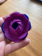 Roosje - vilten broche - blauw paars, Ophalen of Verzenden, Nieuw, Blauw, Overige materialen