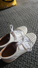 Louboutins wit, Wit, Ophalen of Verzenden, Sneakers of Gympen, Gedragen