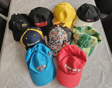 Verzameling nieuwe petten 9 stuks beschikbaar voor biedingen