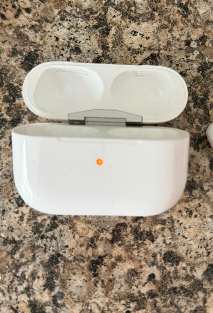 AirPods Pro 2 oplaadcase, Telecommunicatie, Mobiele telefoons | Oordopjes, Bluetooth, Ophalen