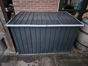 Metalen grote kussenbox beschikbaar voor biedingen