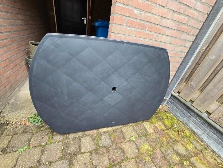 Tuinset: 1 tuintafel en 4 tuinstoelen en 6 kussen, Tuin en Terras, Tuinsets en Loungesets, Zo goed als nieuw, Tuinset, Kunststof