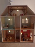 Prachtig houten poppenhuis + meubels + poppen + verlichting, Kinderen en Baby's, Speelgoed | Poppenhuizen, Ophalen of Verzenden