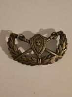 Militair Embleem met Zwaarden, Verzamelen, Militaria | Algemeen, Ophalen of Verzenden, Overige soorten, Overige gebieden, Embleem of Badge
