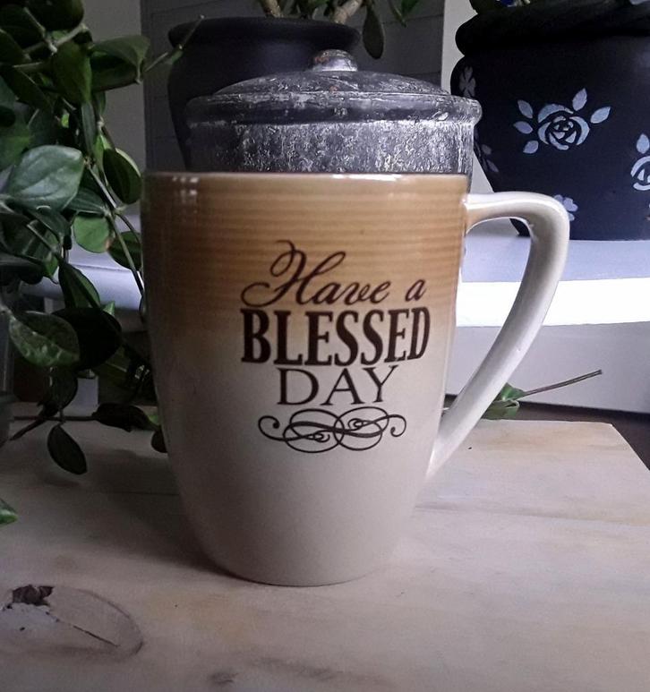 Grote mok / beker met tekst: have a blessed day, Huis en Inrichting, Keuken | Servies, Zo goed als nieuw, Kop(pen) en/of Schotel(s)