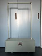 Kledingrek met opbergruimte - Industrieel groen, Huis en Inrichting, Kasten | Kledingkasten, Gebruikt, Met klep(pen), 100 tot 150 cm