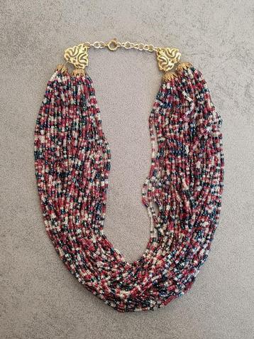Glaskralen ketting - eye-catching statement piece beschikbaar voor biedingen