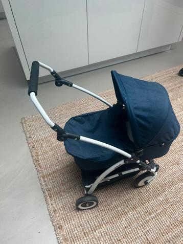 Poppenwagen beschikbaar voor biedingen