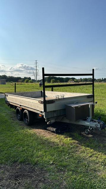 Henra 3 zijdig kipper 2700kg marge kar !  beschikbaar voor biedingen