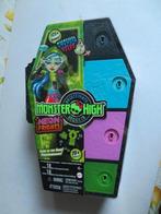 MONSTER HIGH  NEON FRIGHTS   GHOULIA YELPS, Ophalen of Verzenden, Barbie